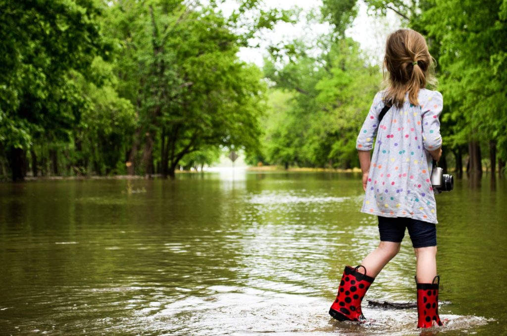 Flood-Texas-Girl-Walking